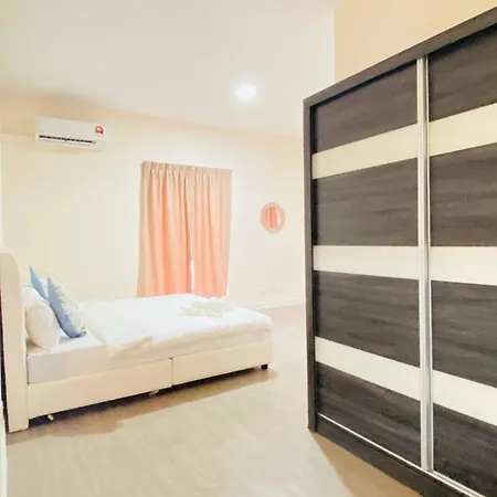 Marina Court The Town Homestay Kota Kinabalu Exterior photo