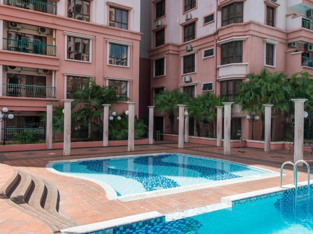 Marina Court The Town *